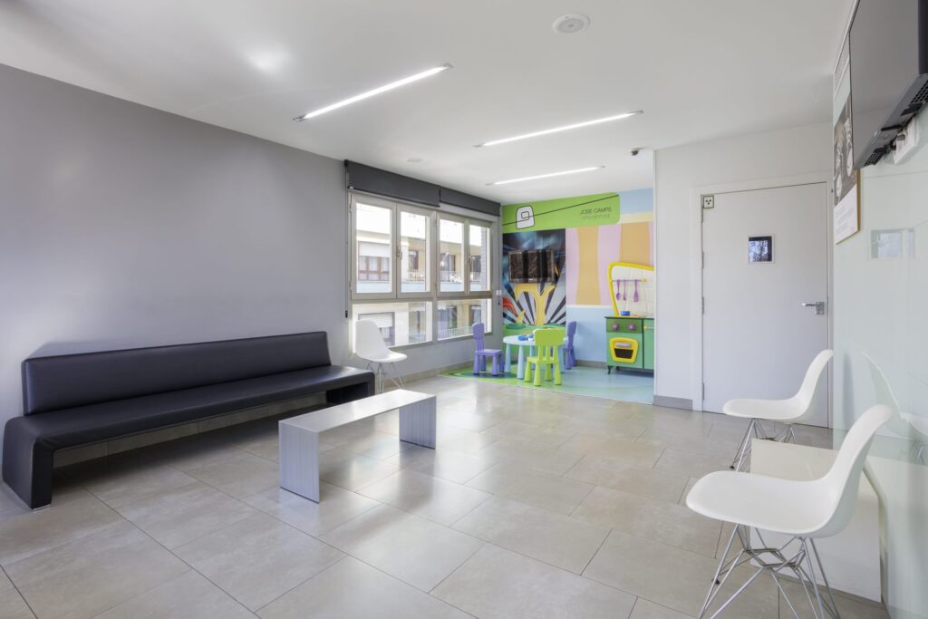 Sala de espera de la clínica en Gandía