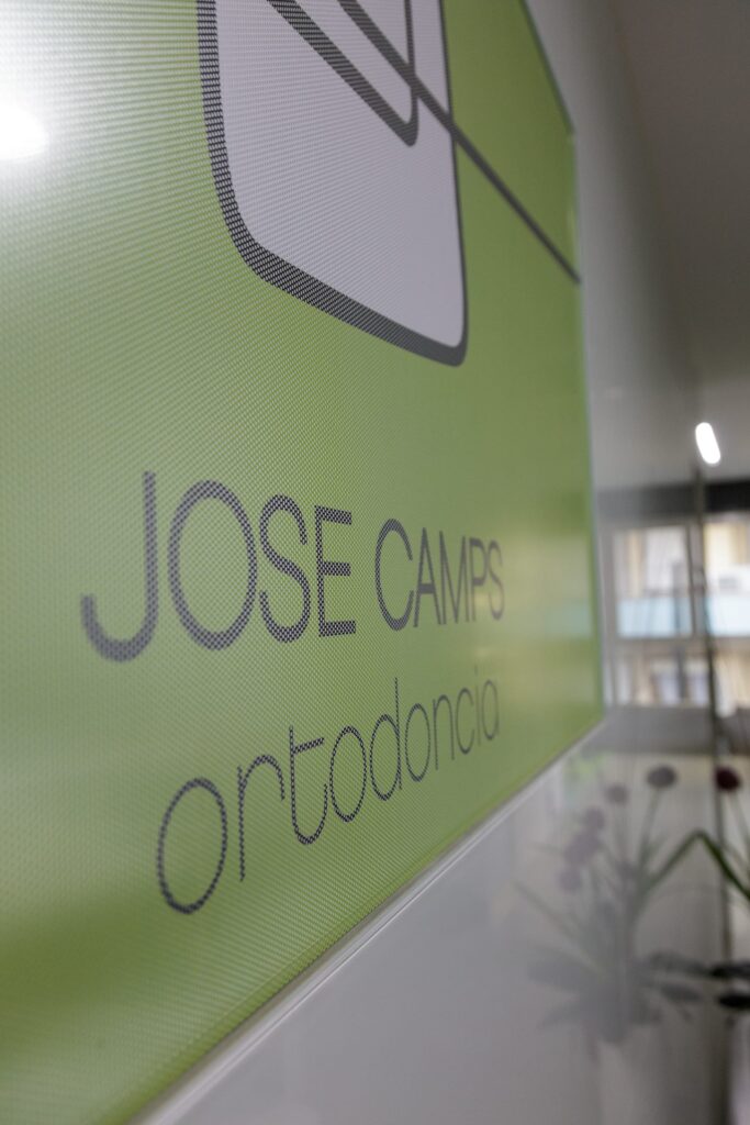 Rótulo de Jose Camps Ortodoncia en Gandía